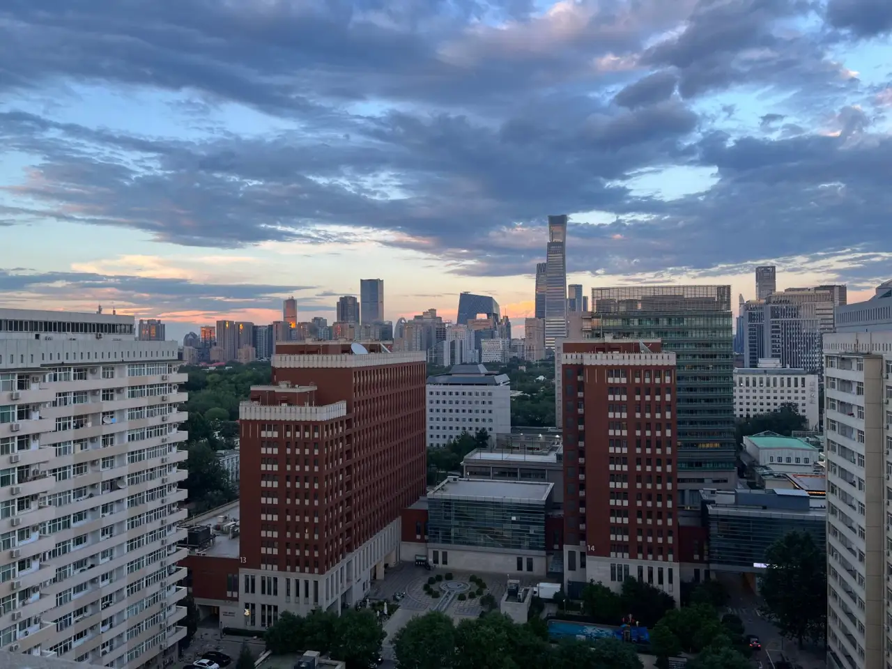 品牌视觉识别系统设计全流程解析：从策略到落地执行